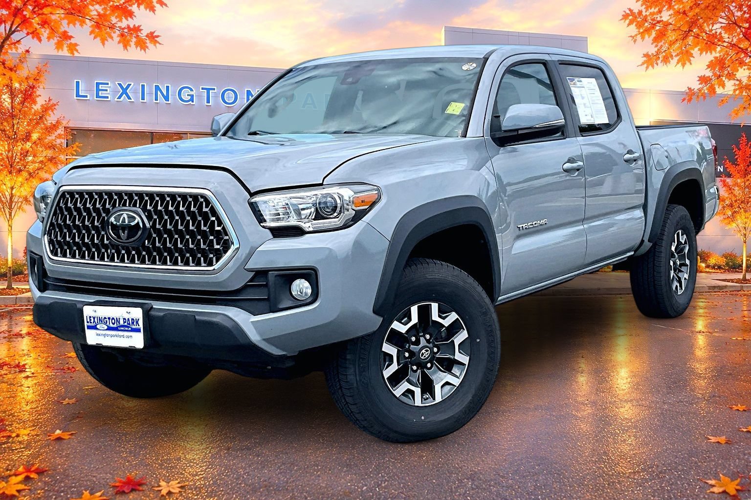 Used 2019 Toyota Tacoma TRD Off-Road AWD/4WD image 3