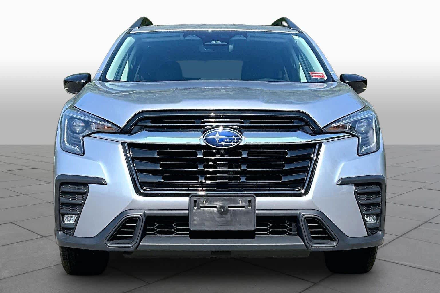 Used 2024 Subaru Ascent Limited w/ Technology Package AWD/4WD image 4