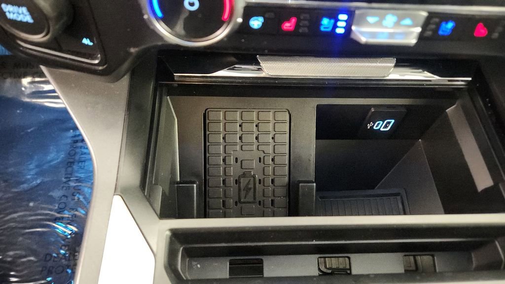 Certified 2024 Ford F250 Lariat w/ Black Appearance Package image 20