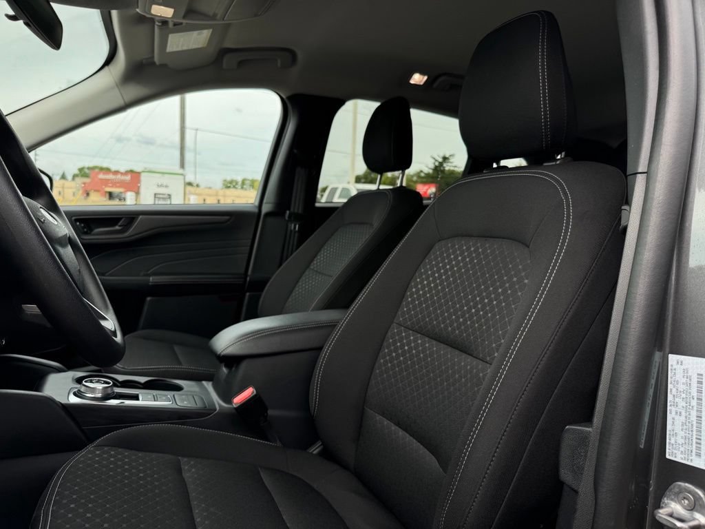 Certified 2025 Ford Escape Active AWD/4WD image 7