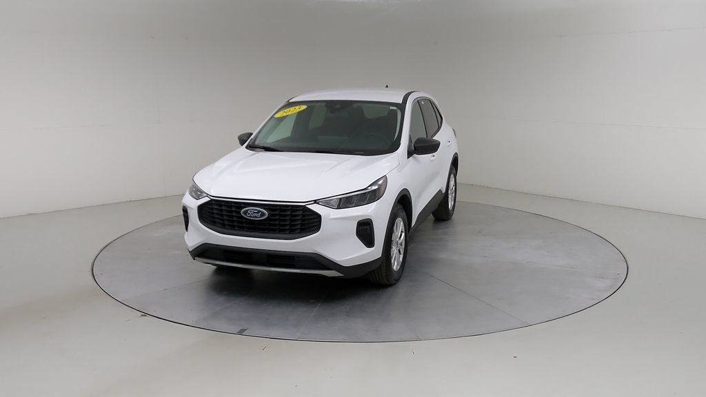 Certified 2023 Ford Escape Active w/ Tech Pack #1 AWD/4WD image 2
