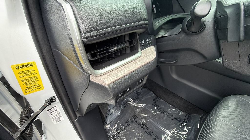 Used 2024 Toyota Grand Highlander AWD image 14