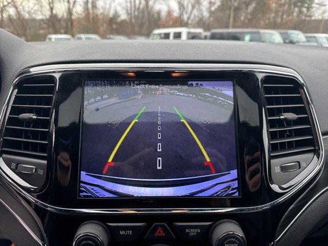 Used 2019 Jeep Grand Cherokee Limited image 17