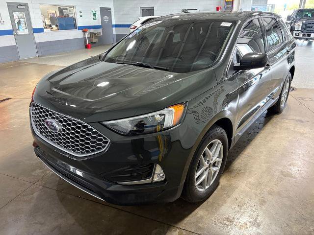 Certified 2024 Ford Edge SEL w/ Convenience Package AWD/4WD image 4
