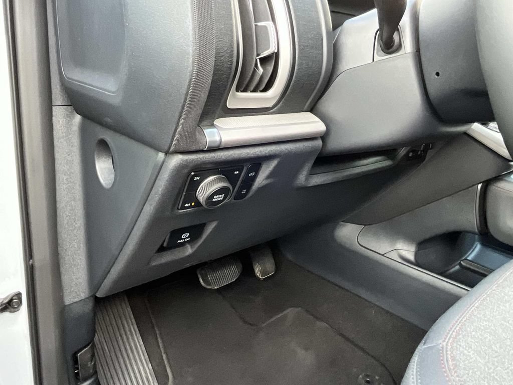 Certified 2025 Ford Expedition Max Active AWD/4WD image 36