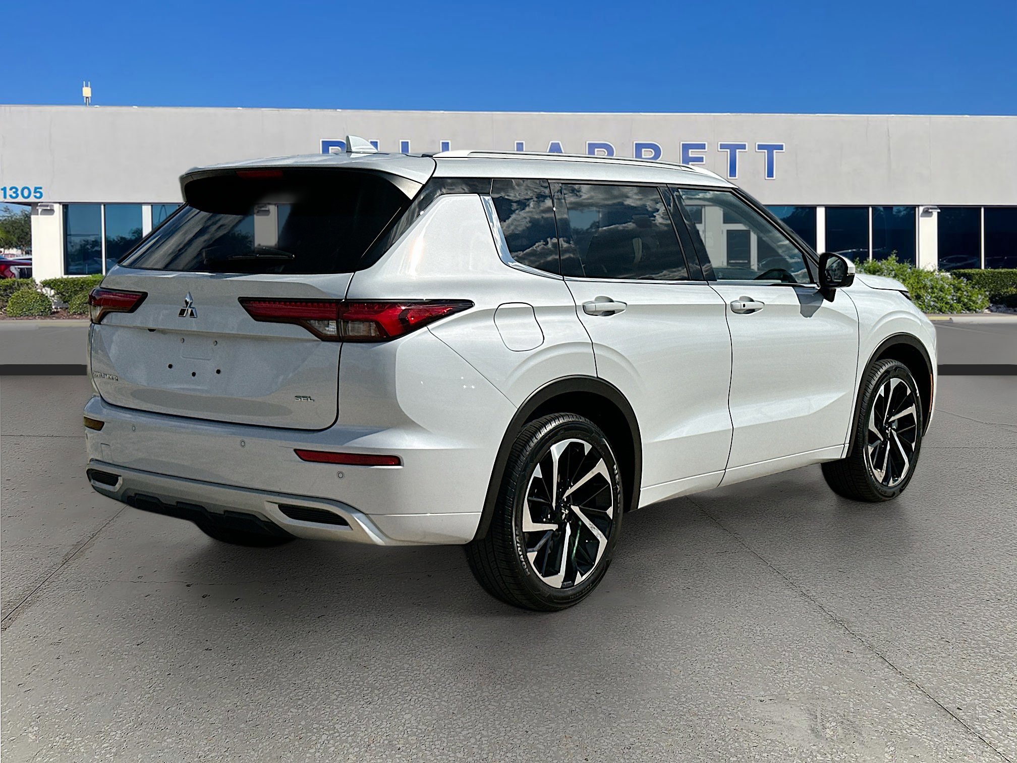 Used 2024 Mitsubishi Outlander SEL Black Edition image 5