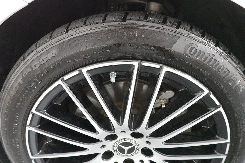 Used 2025 Mercedes-Benz C 300 4MATIC Sedan image 37