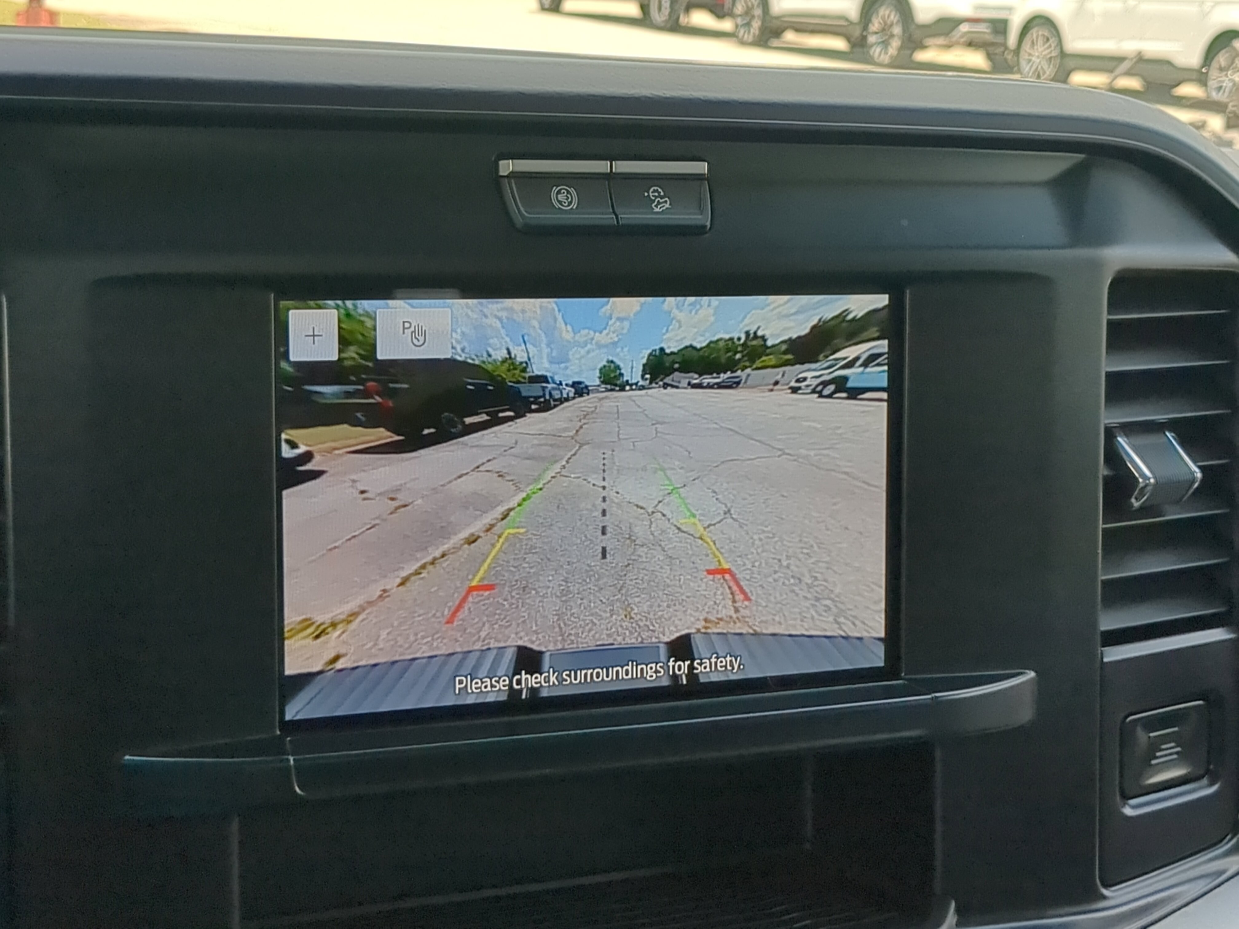 Certified 2025 Ford F250 XLT AWD/4WD image 18