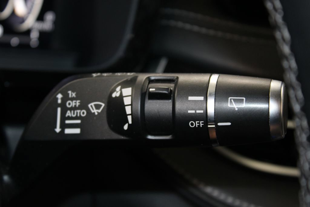 Used 2022 INFINITI QX60 Sensory w/ Cargo Package image 40