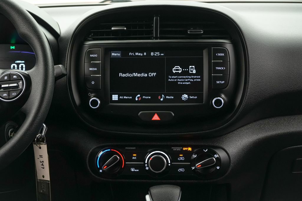 Used 2025 Kia Soul LX FWD image 16