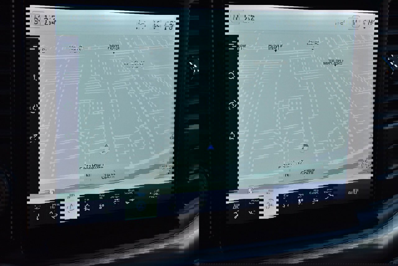 Certified 2022 Ford F150 Lariat w/ Equipment Group 502A High image 28