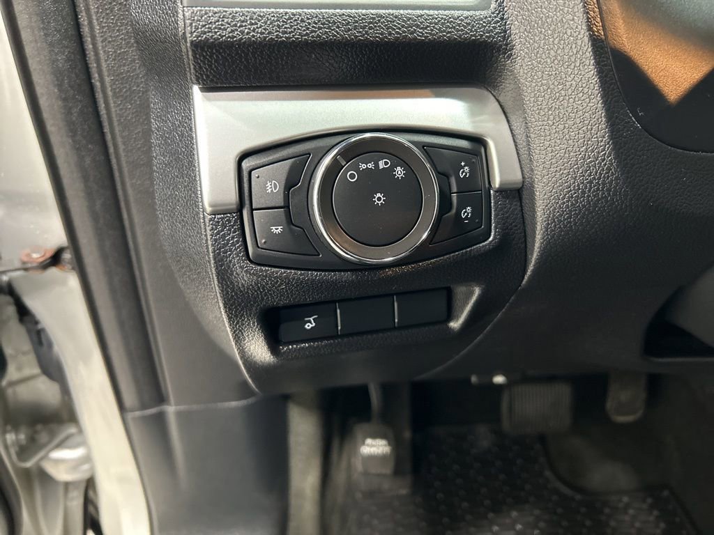 Certified 2017 Ford Explorer XLT w/ Equipment Group 202A image 13