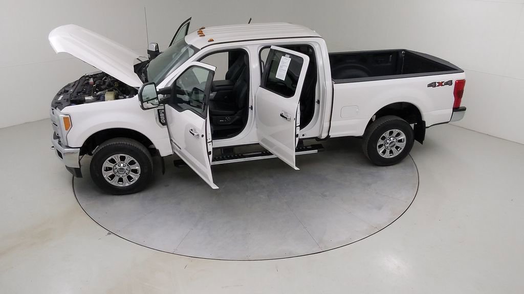 Certified 2018 Ford F250 Lariat w/ Chrome Package image 57