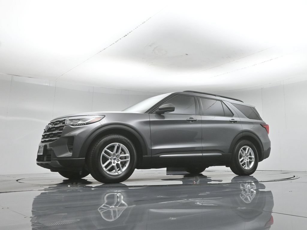 Certified 2025 Ford Explorer Active RWD image 52