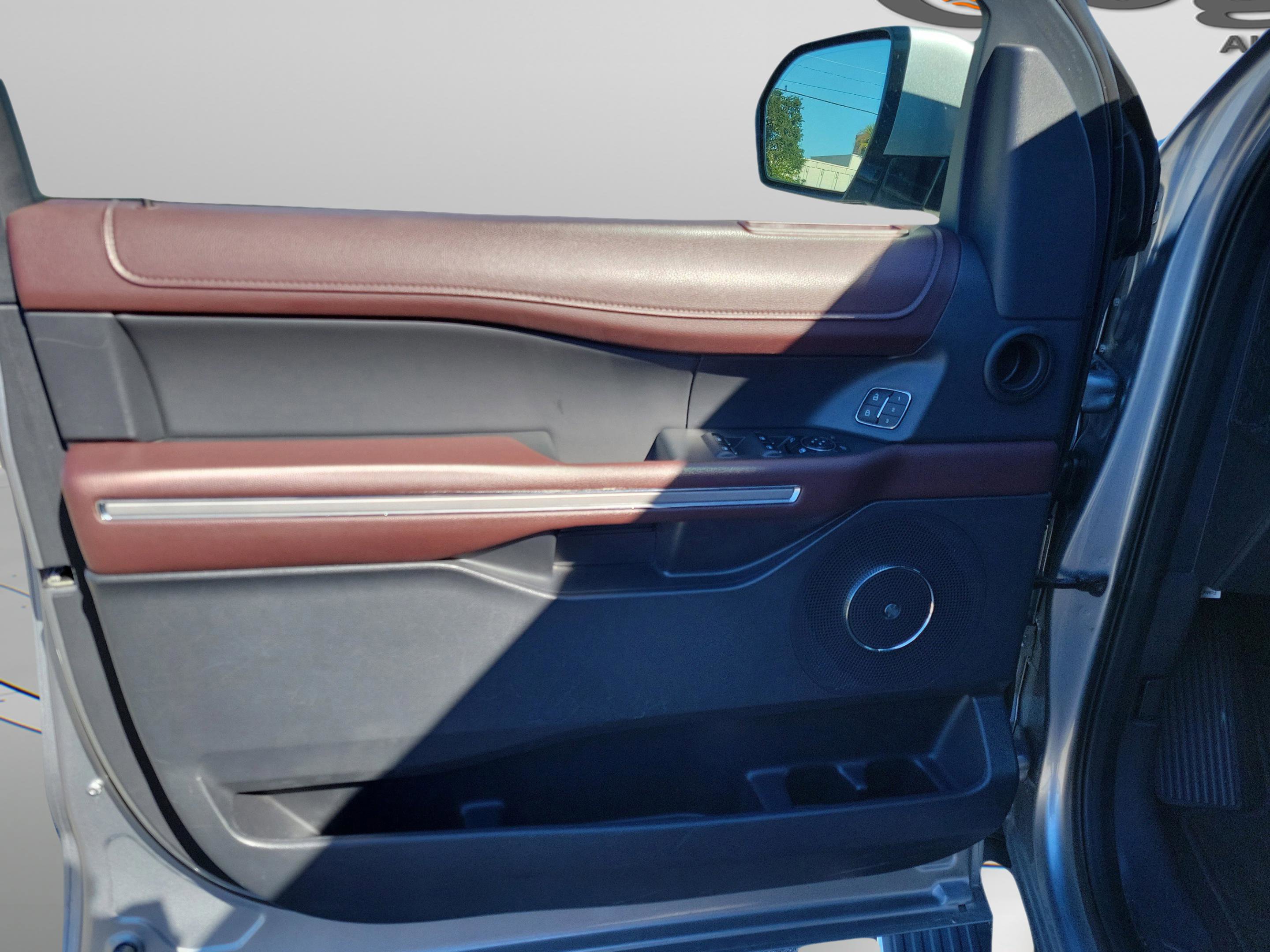 Certified 2024 Ford Expedition Limited image 26