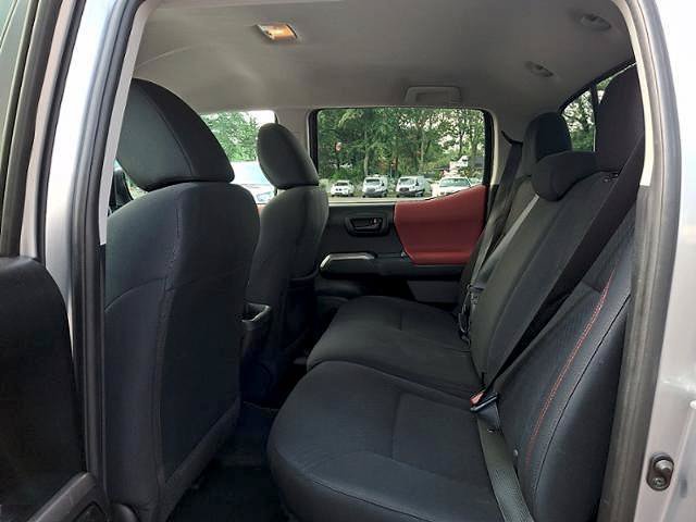 Used 2021 Toyota Tacoma SR5 AWD/4WD image 11