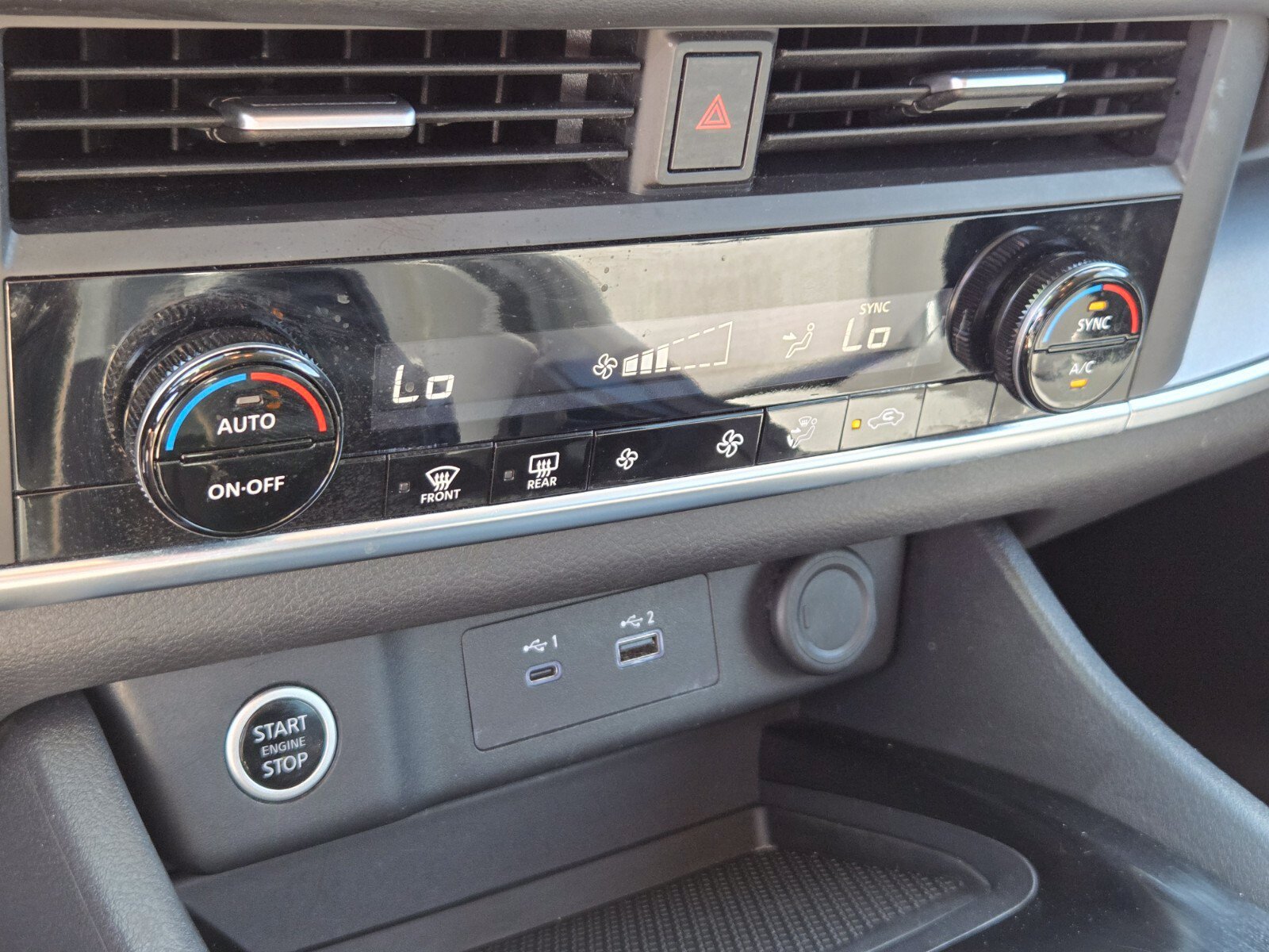 Used 2023 Nissan Rogue SV FWD image 22