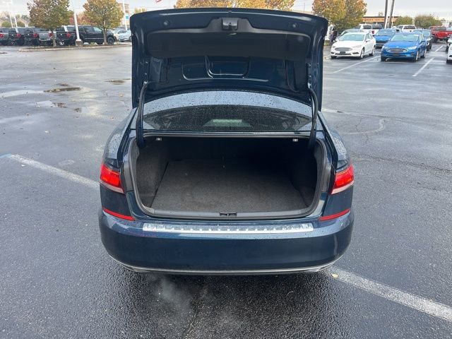 Used 2022 Volkswagen Passat 2.0T SE image 12