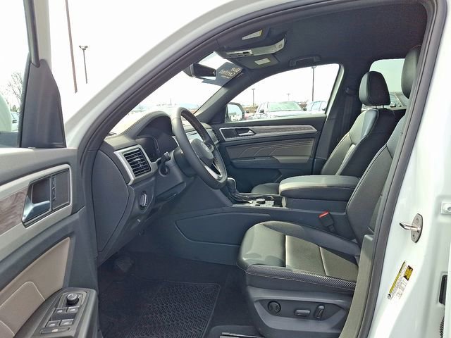 Used 2022 Volkswagen Atlas Cross Sport SE AWD/4WD image 14