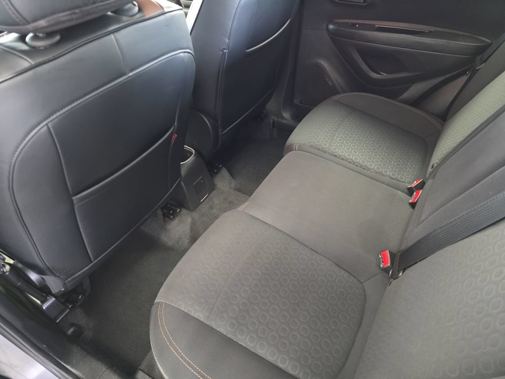 Used 2020 Chevrolet Trax LS FWD image 11