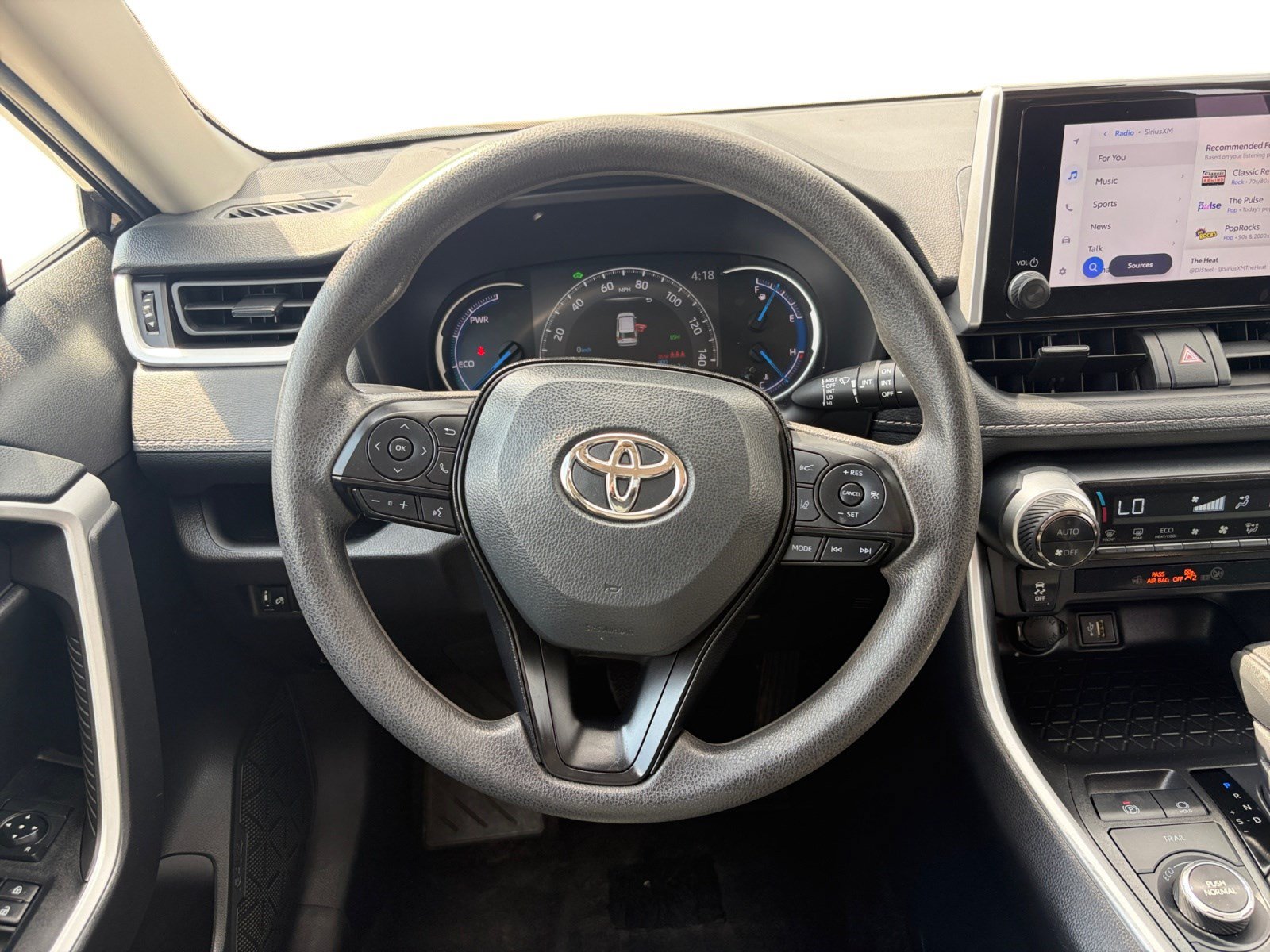 Used 2025 Toyota RAV4 XLE AWD/4WD image 13