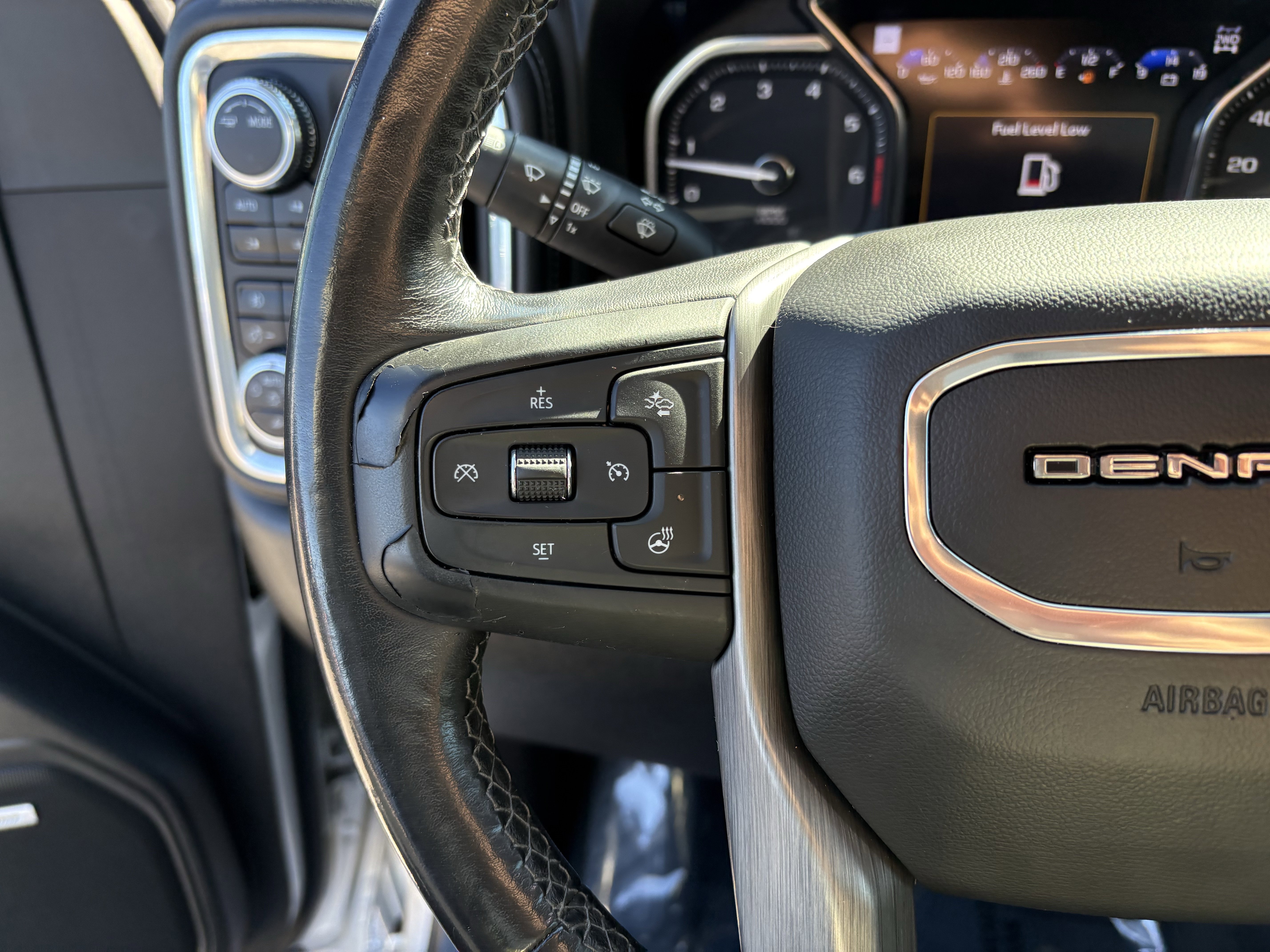 Used 2022 GMC Sierra 2500 Denali w/ Denali Ultimate Package image 29