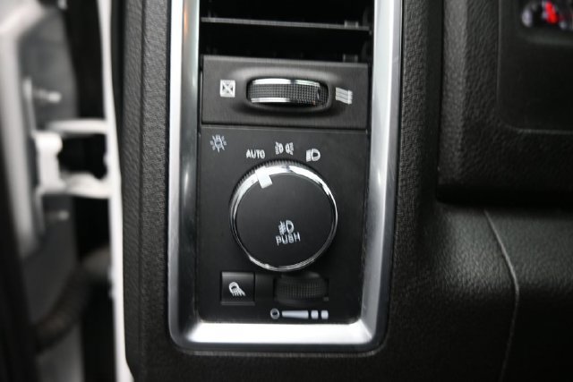 Used 2021 RAM 1500 Classic SLT AWD/4WD image 18