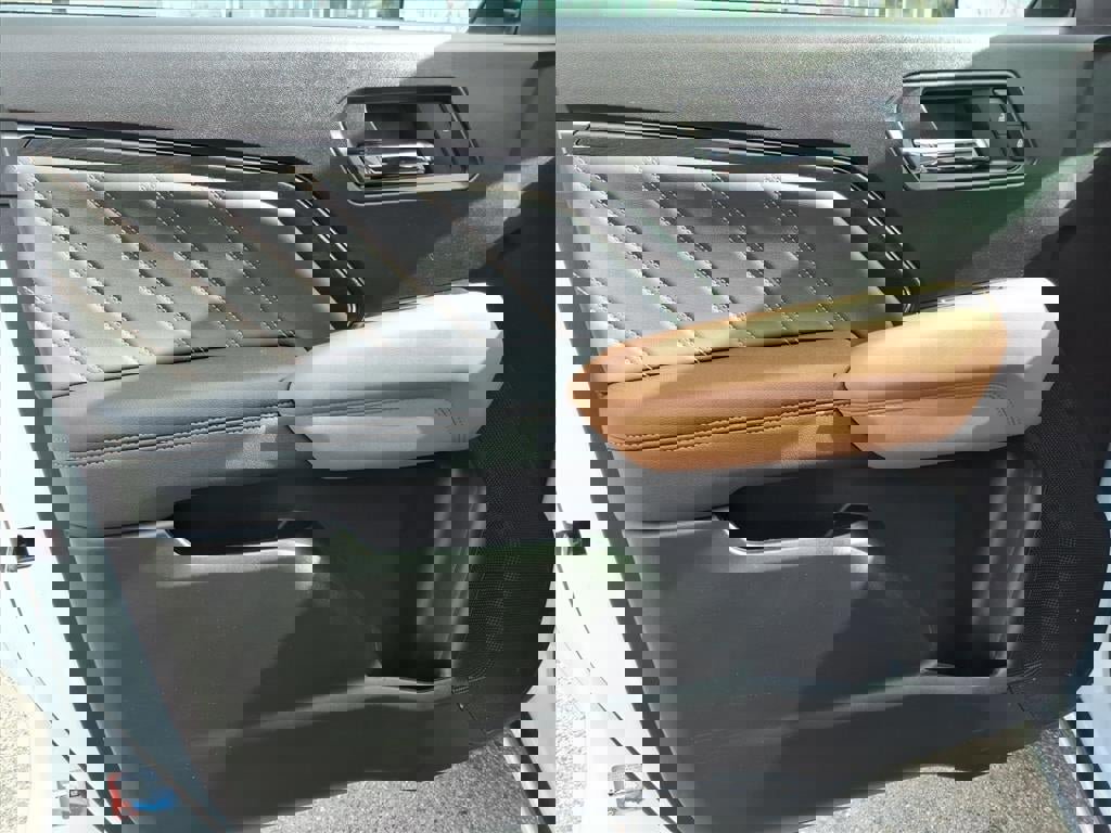 Used 2024 GMC Canyon AT4 w/ Canyon Safety Plus Package image 15