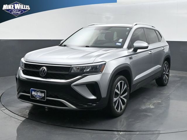 Used 2022 Volkswagen Taos SE FWD image 3