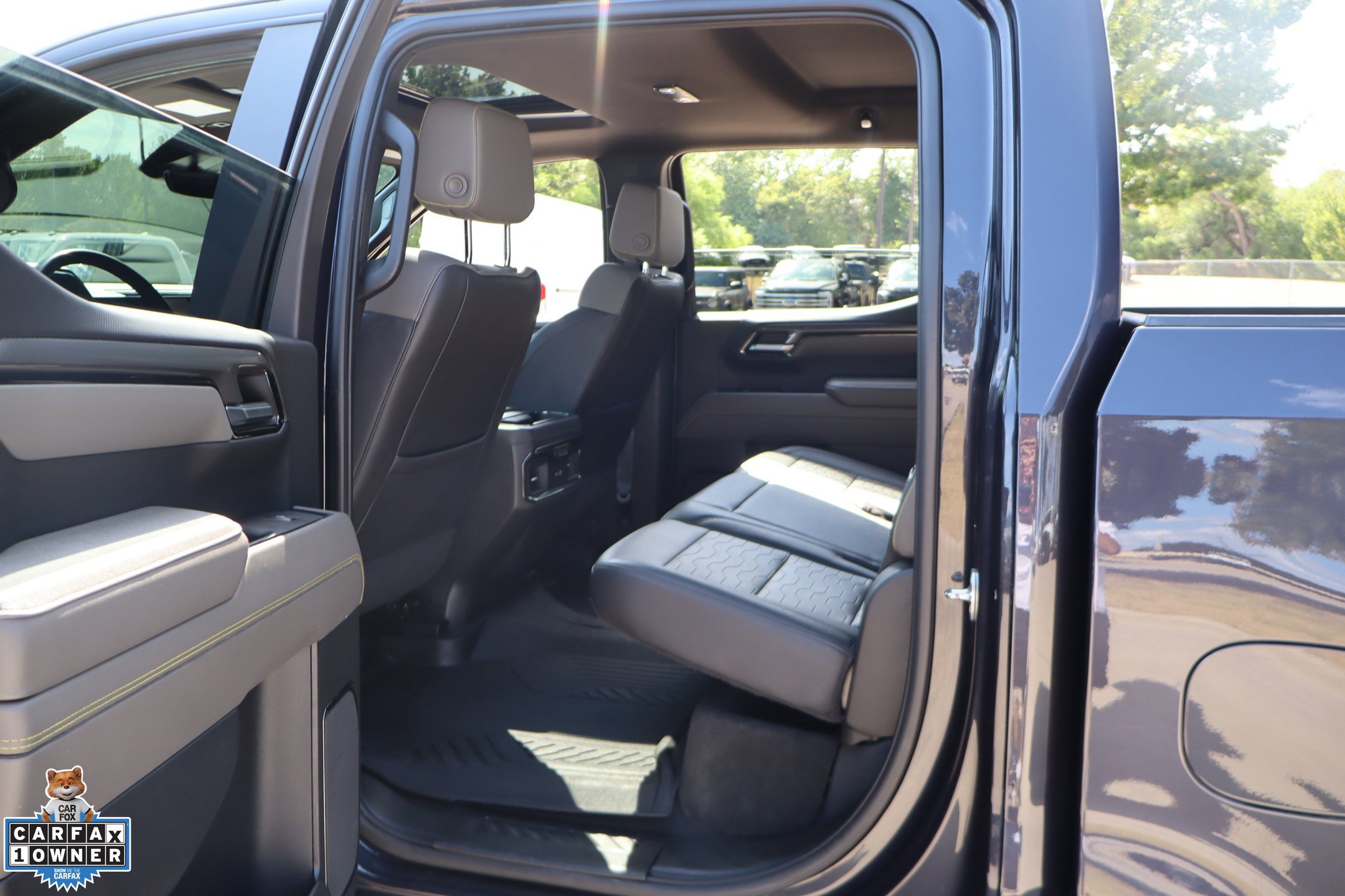 Used 2022 Chevrolet Silverado 1500 ZR2 w/ Technology Package AWD/4WD image 28