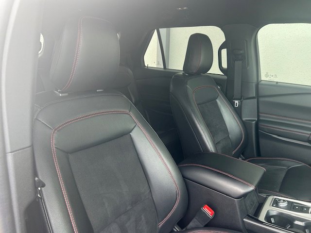 Certified 2023 Ford Explorer ST-Line AWD/4WD image 6