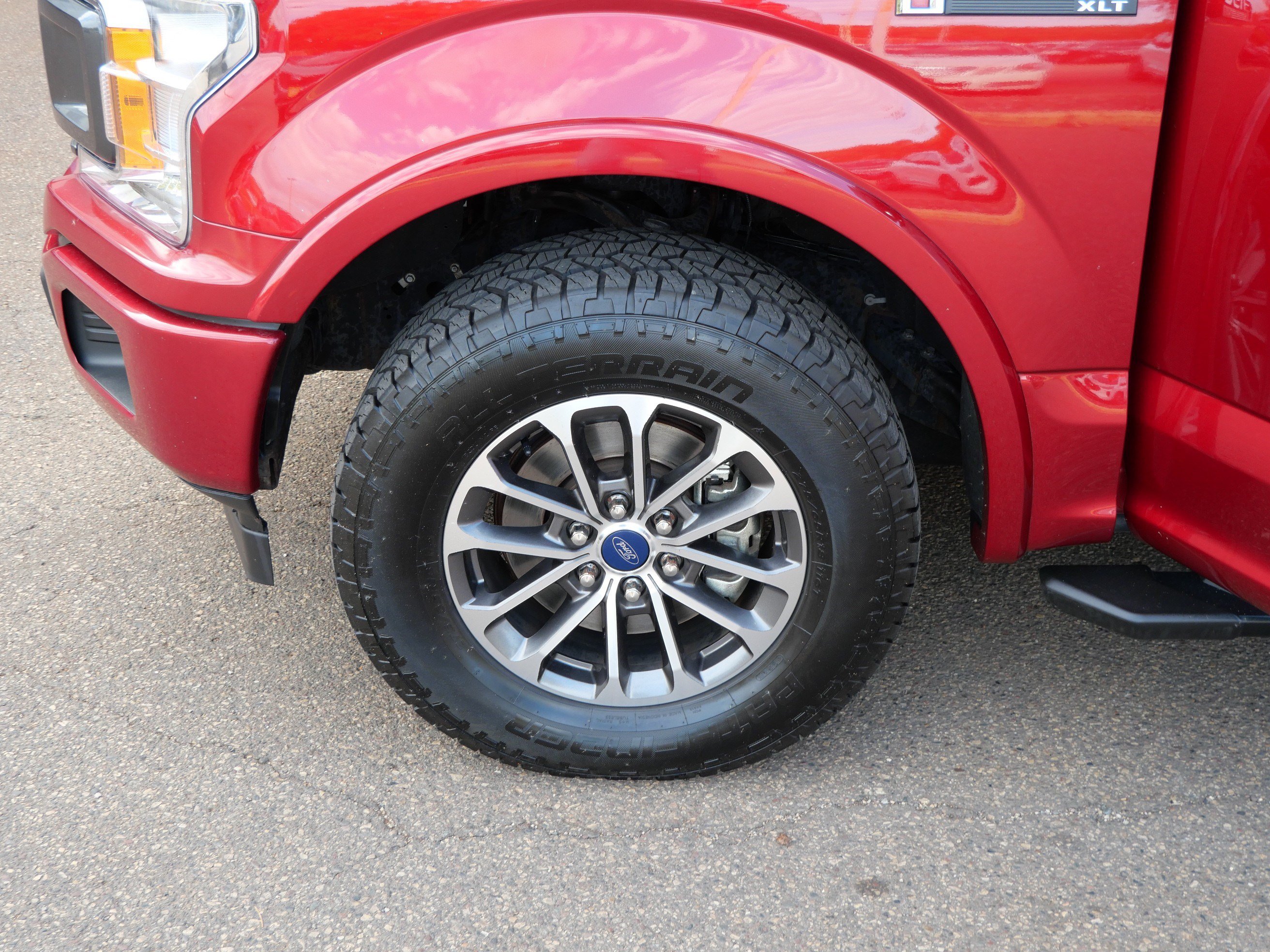 Certified 2019 Ford F150 XLT w/ Equipment Group 302A Luxury AWD/4WD image 15