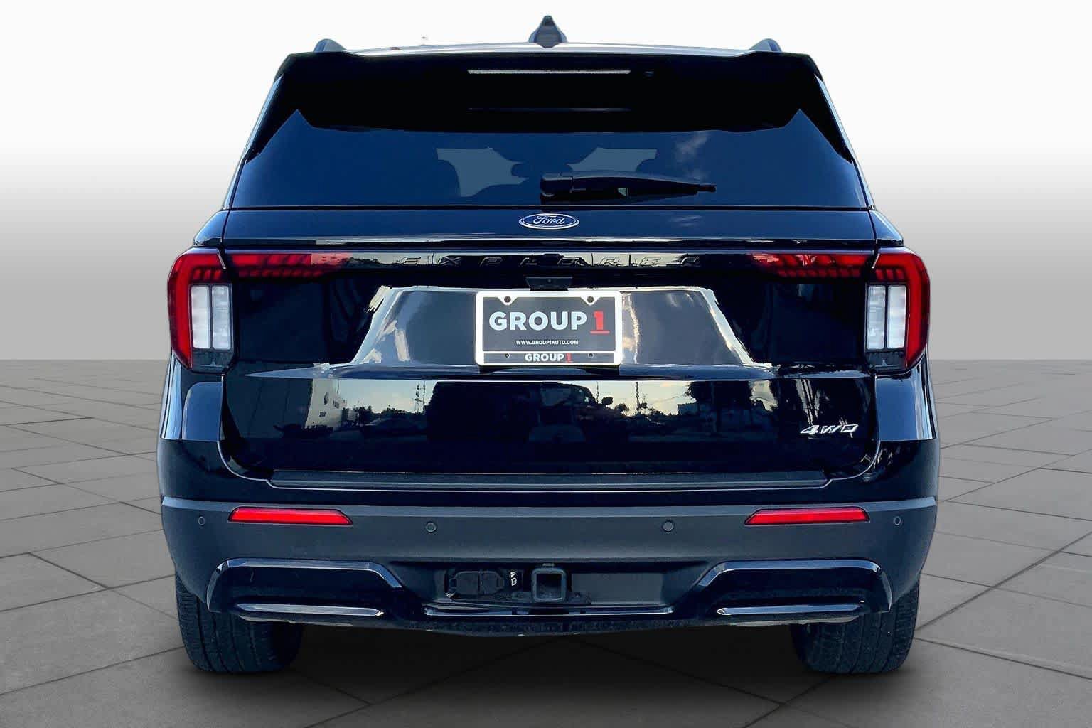 Certified 2025 Ford Explorer ST-Line w/ ST-Line Street Pack AWD/4WD image 5