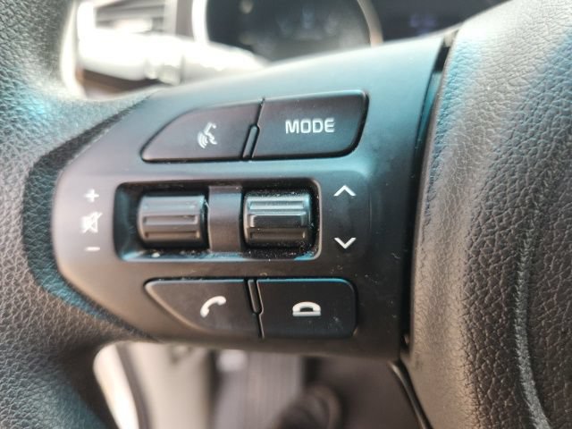 Used 2021 Kia Sedona LX FWD image 32