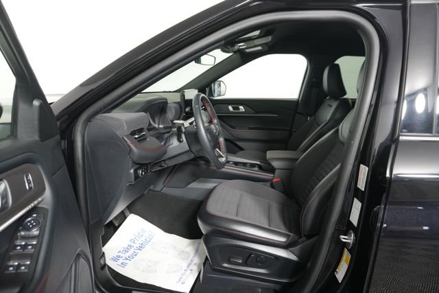 Certified 2025 Ford Explorer ST-Line w/ ST-Line Street Pack image 22