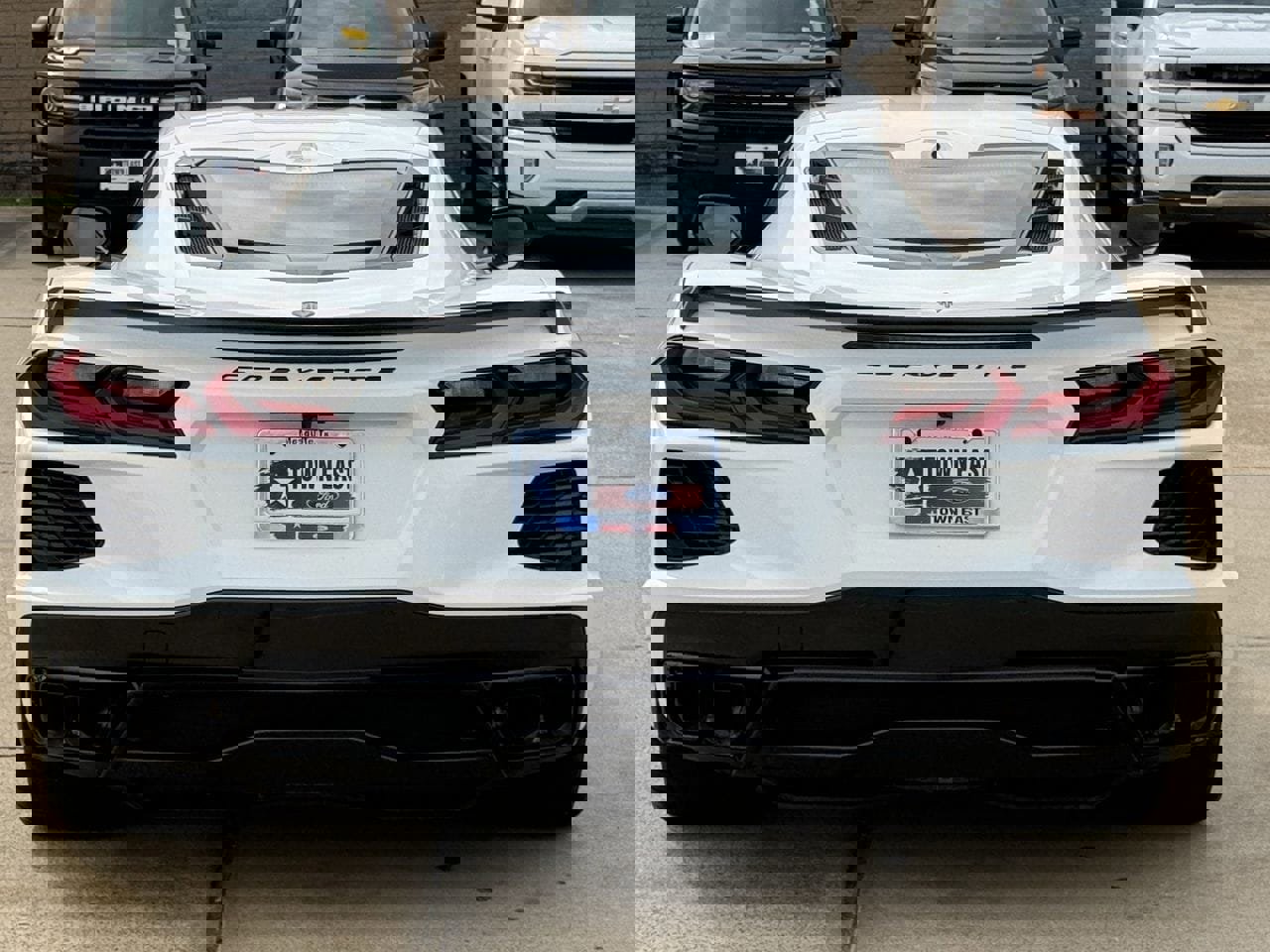 Used 2025 Chevrolet Corvette Stingray Preferred Cpe w/ Stealth Interior Trim Package image 5