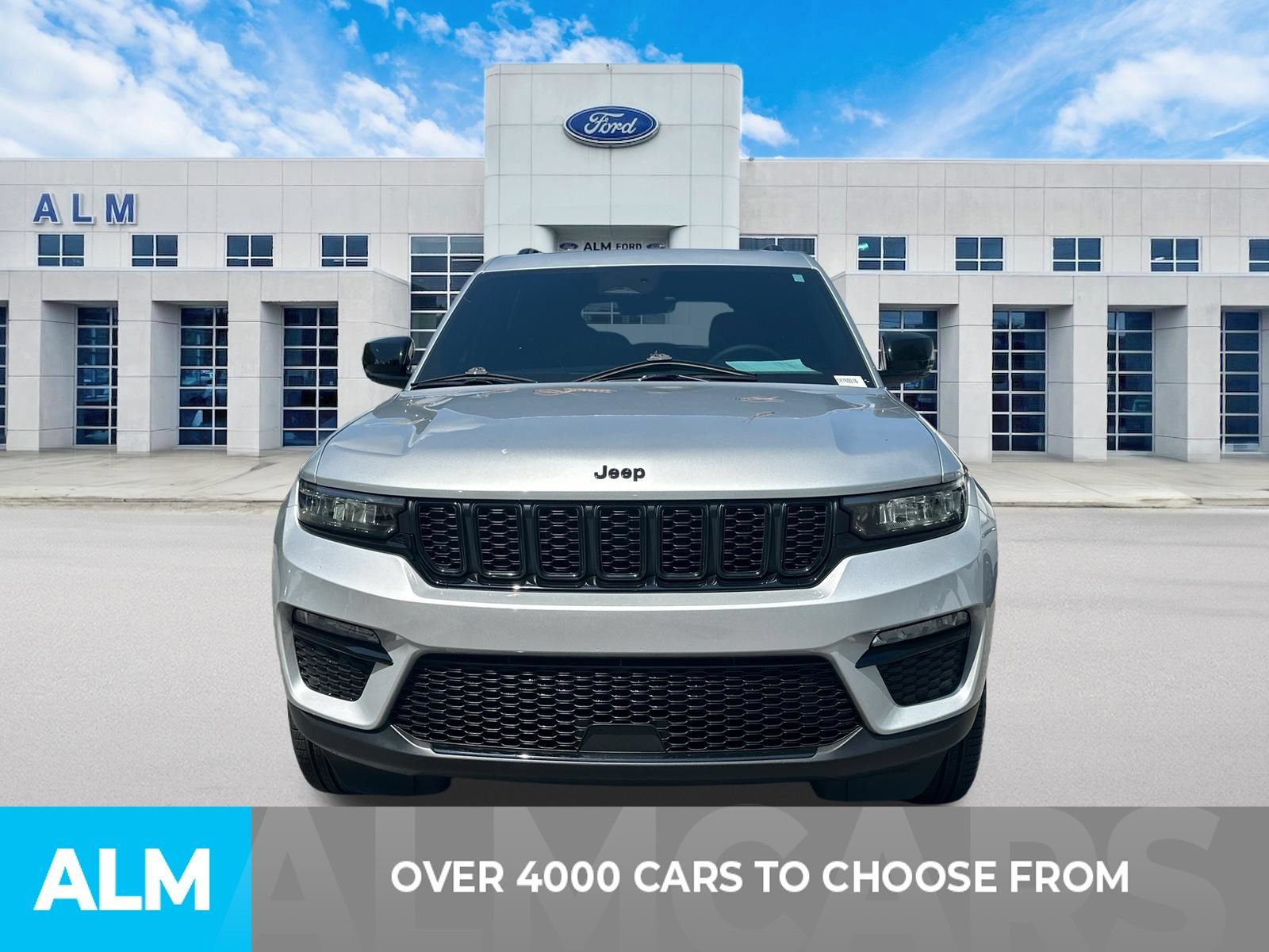 Used 2025 Jeep Grand Cherokee Limited w/ Black Appearance Package AWD/4WD video 2
