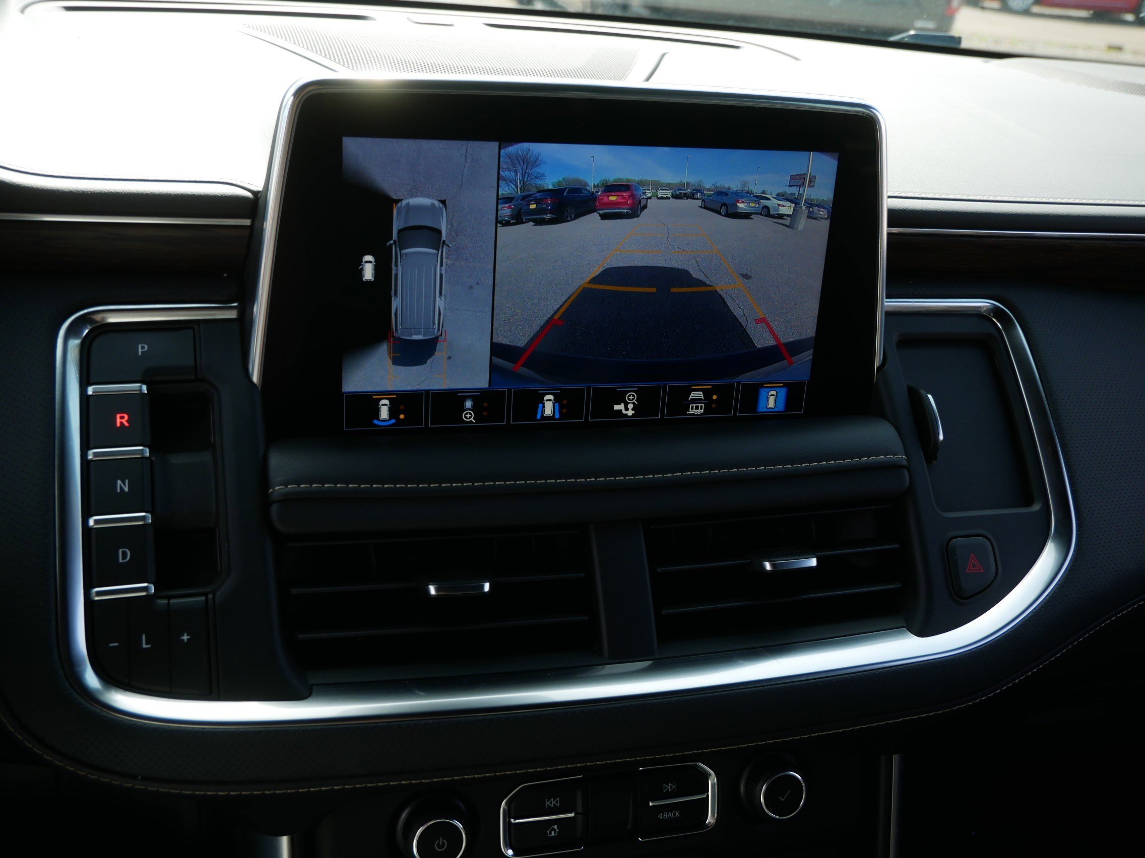 Used 2021 Chevrolet Tahoe Premier AWD/4WD image 33