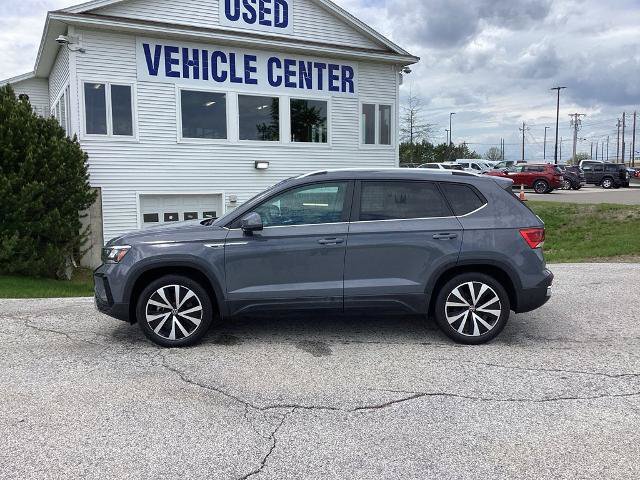 Used 2023 Volkswagen Taos SE AWD/4WD image 3
