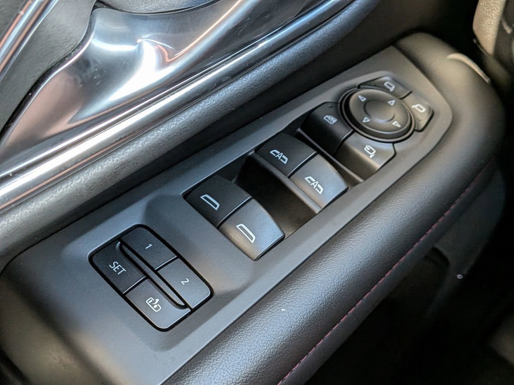 Used 2022 Chevrolet Suburban RST w/ Sport Performance Package image 24