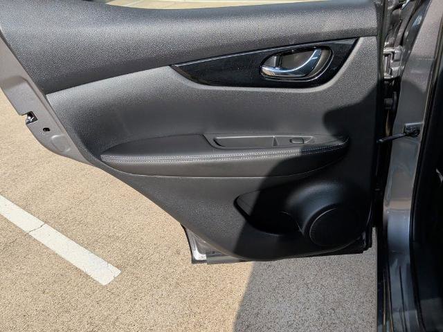 Used 2021 Nissan Rogue Sport SL FWD image 21