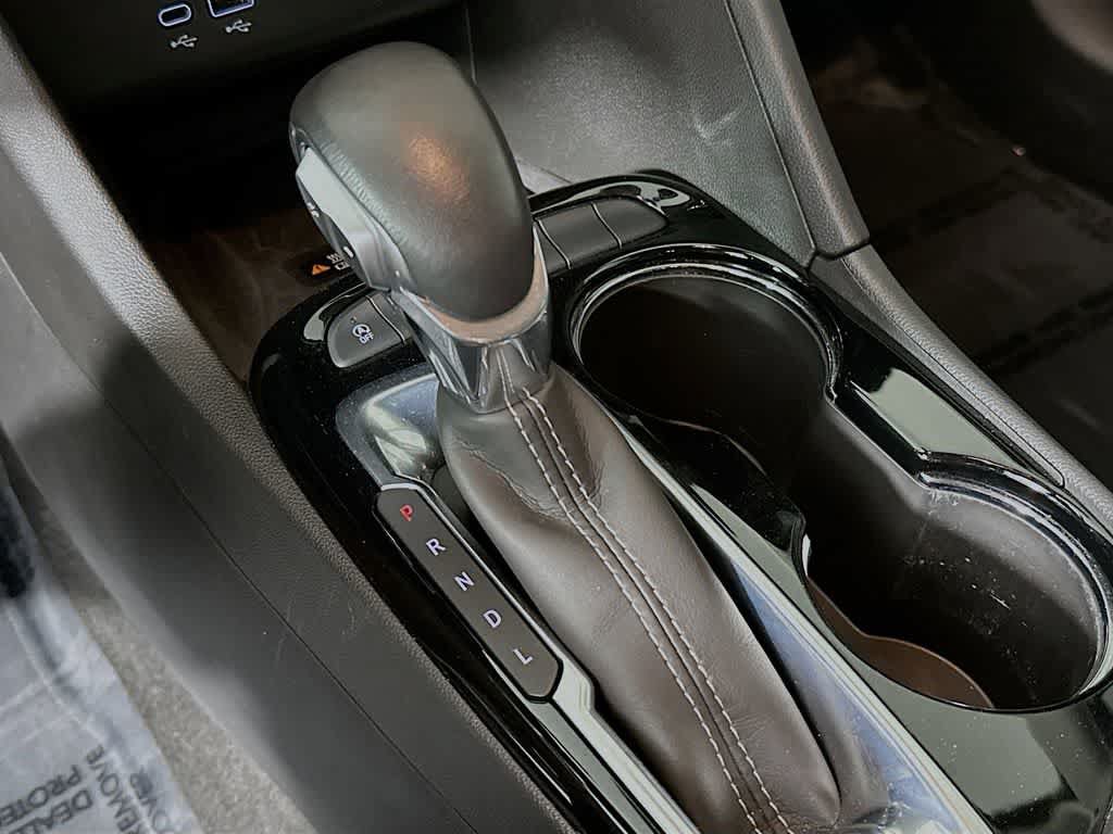 Used 2024 Buick Encore GX Avenir w/ Avenir Technology Package FWD image 18