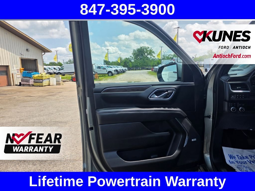 Used 2023 Chevrolet Tahoe Z71 w/ Luxury Package AWD/4WD image 18