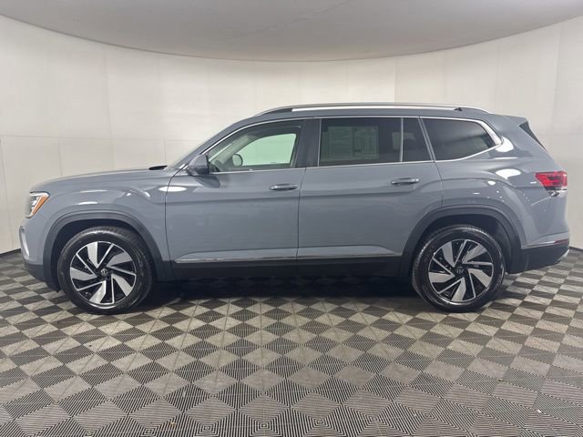 Used 2025 Volkswagen Atlas SEL image 2