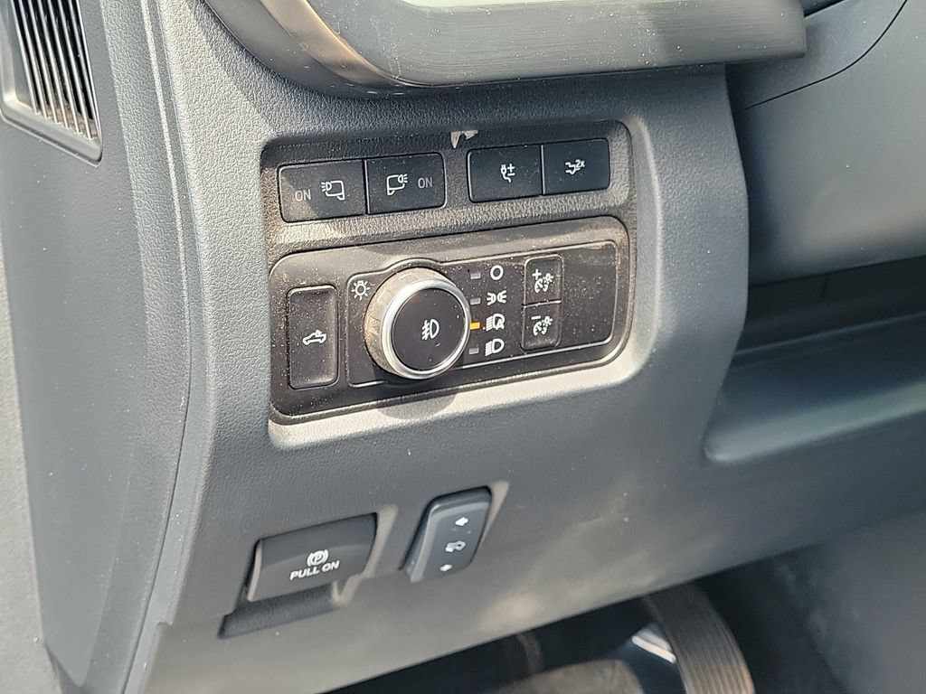 Certified 2023 Ford F350 Lariat w/ Tremor Off-Road Package AWD/4WD image 24