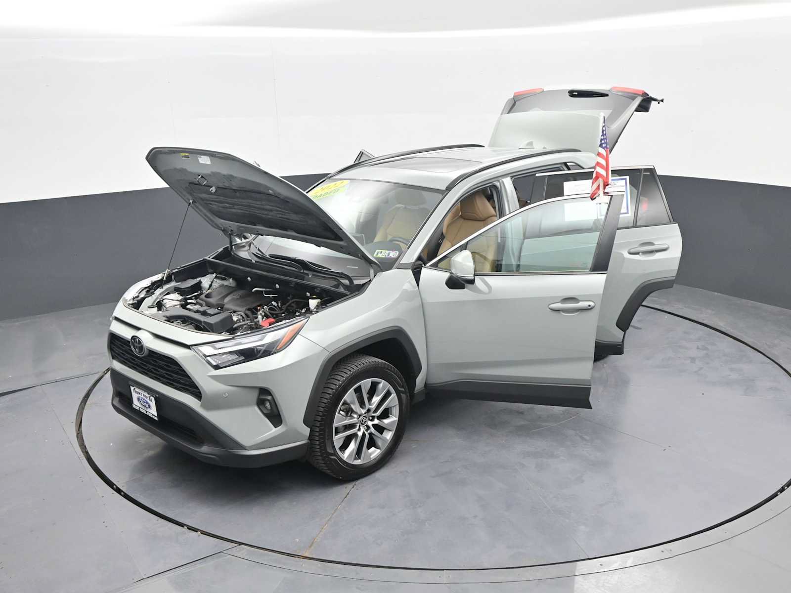 Used 2022 Toyota RAV4 XLE Premium AWD/4WD image 45