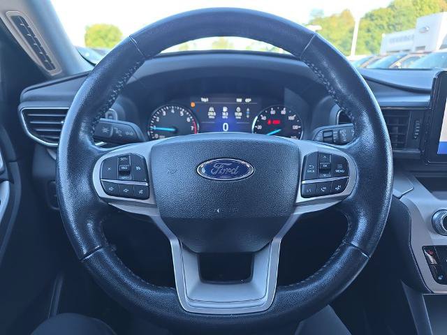Certified 2022 Ford Explorer XLT w/ Equipment Group 202A AWD/4WD image 25