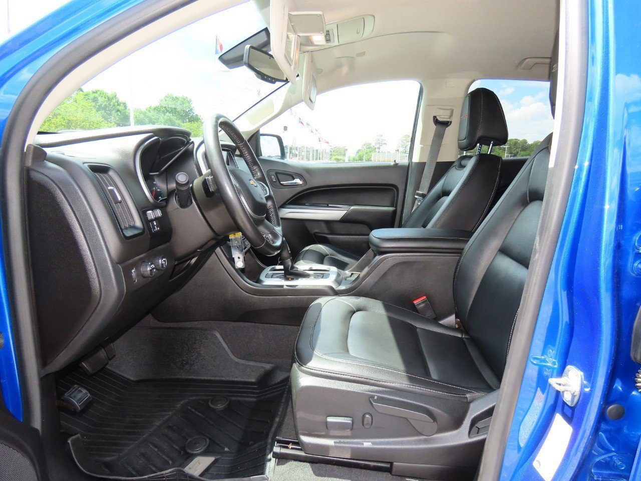 Used 2019 Chevrolet Colorado ZR2 w/ ZR2 Dusk Special Edition image 23