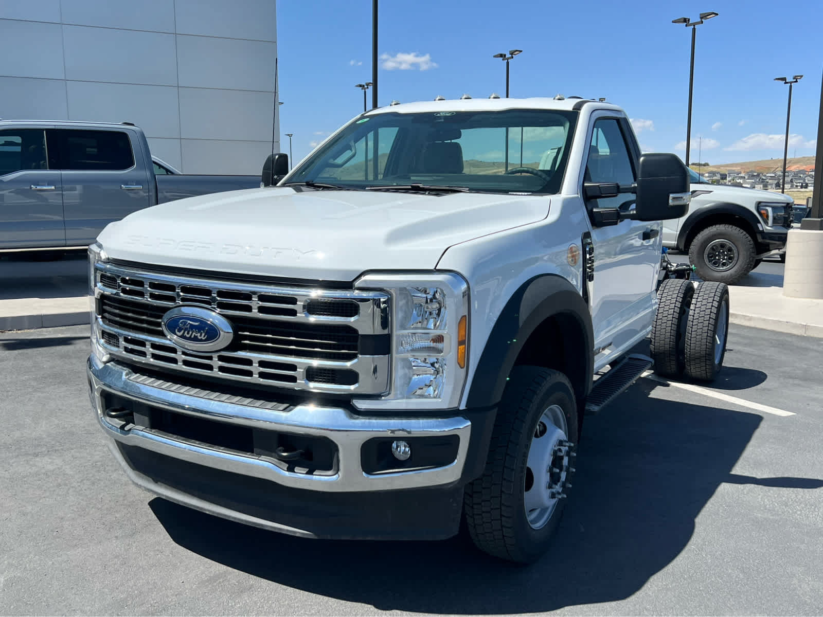 Certified 2026 Ford F550 4x4 Regular Cab Super Duty w/ XL Chrome Package image 2