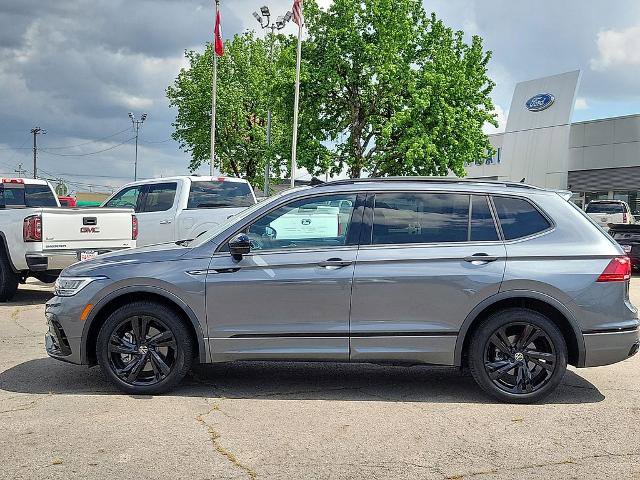 Used 2024 Volkswagen Tiguan SE R-Line w/ MDO Package, Three-Row FWD image 3